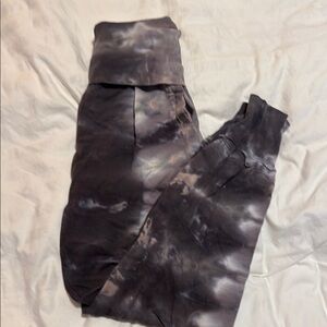 Young Fabulous & Broke Gray Black Tie-Dye Sweatpants
